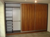 Image: Vestavěná skříň s posuvnými dveřmi - dýha teak, file: dsc00673-100317125415.jpg